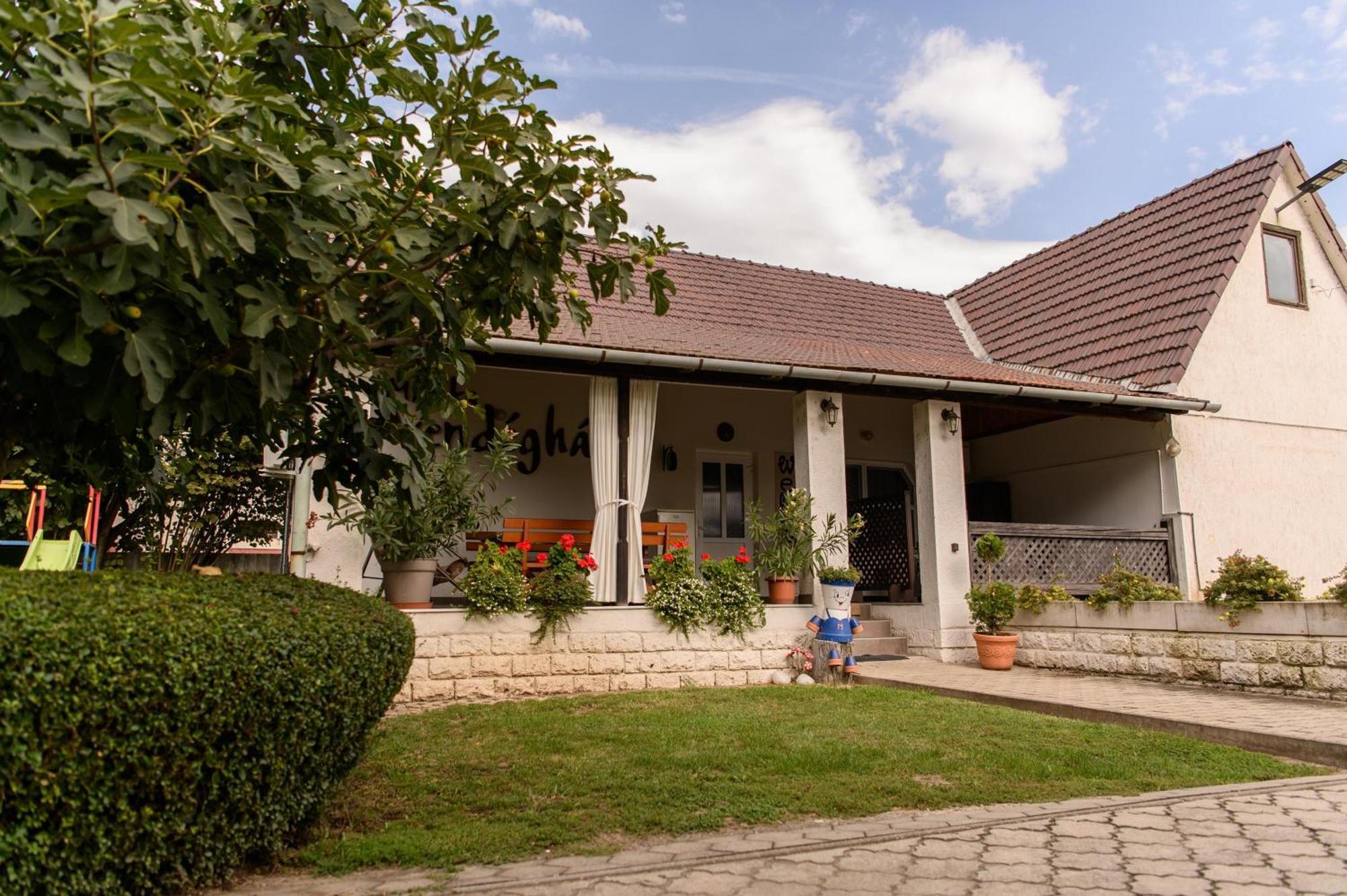 Hotel Marika Vendeghaza Tokaj Exterior foto